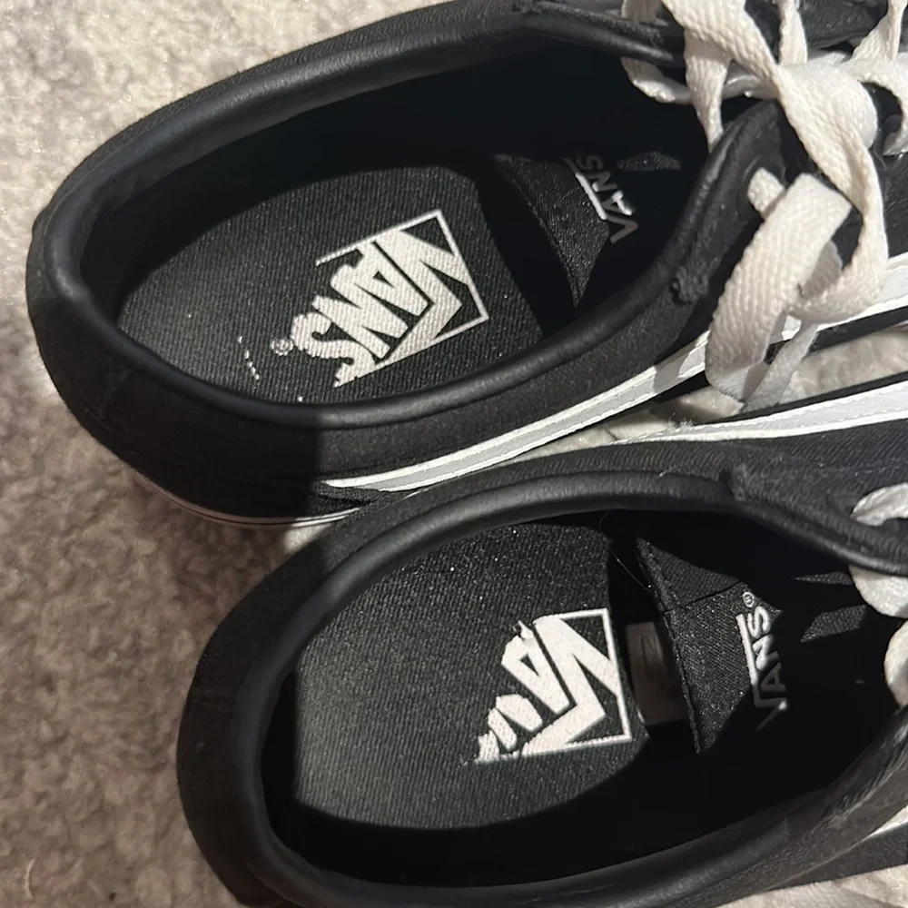 Vans - Picture 4 of 5